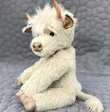 Load image into Gallery viewer, Fanyil™ Highland Cow Plush Toy - Libiyi